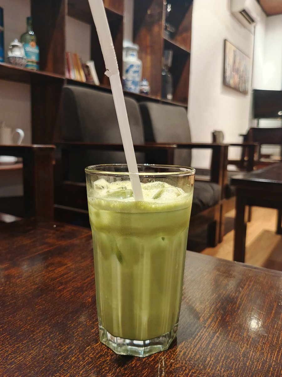 pretloe's tweet image. Deskripsikan dgn satu kata 👻🍵