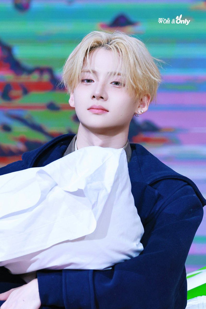 6LNM2yMel0KK49N's tweet image. サンウォン君がその美貌で他ペンどころか他界隈の方達まで狩ろうとしているの見てとても震えている