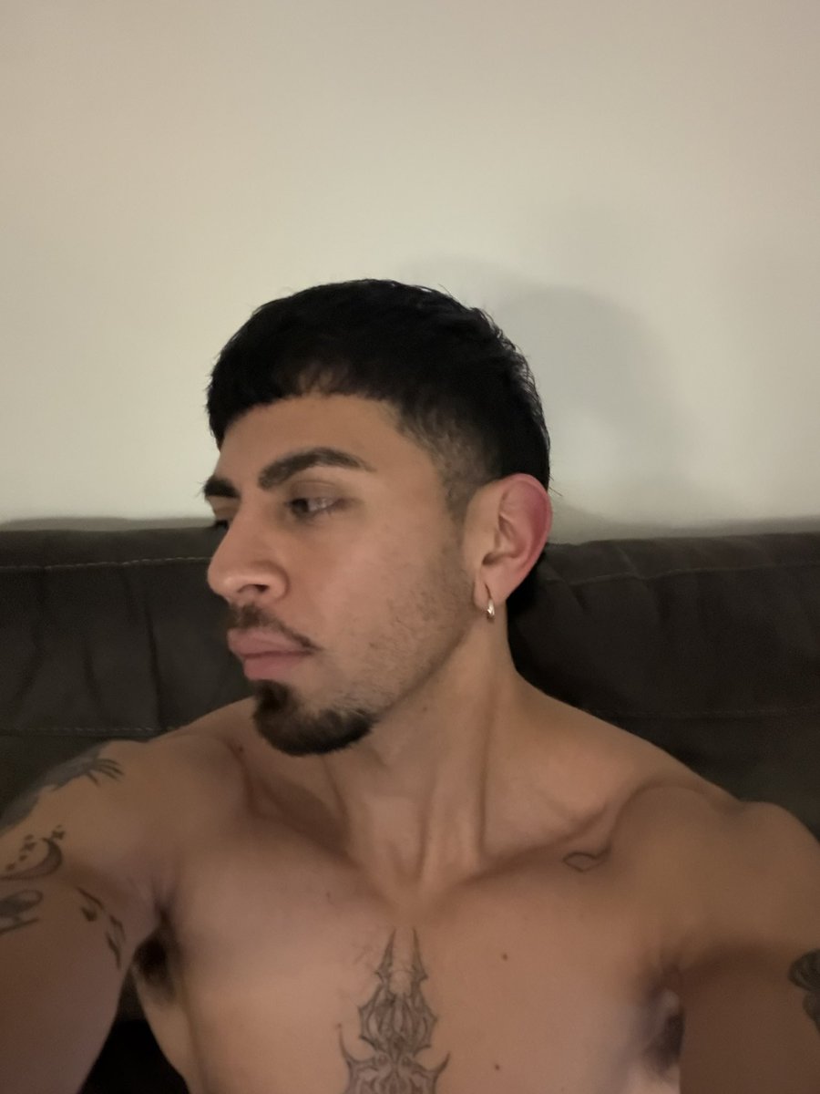 adán tweet media