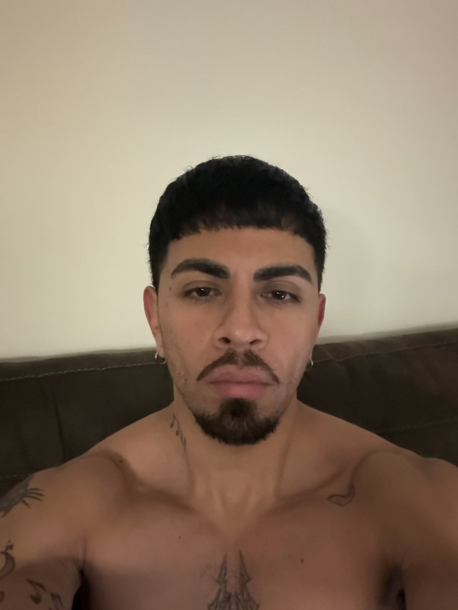 adán tweet media