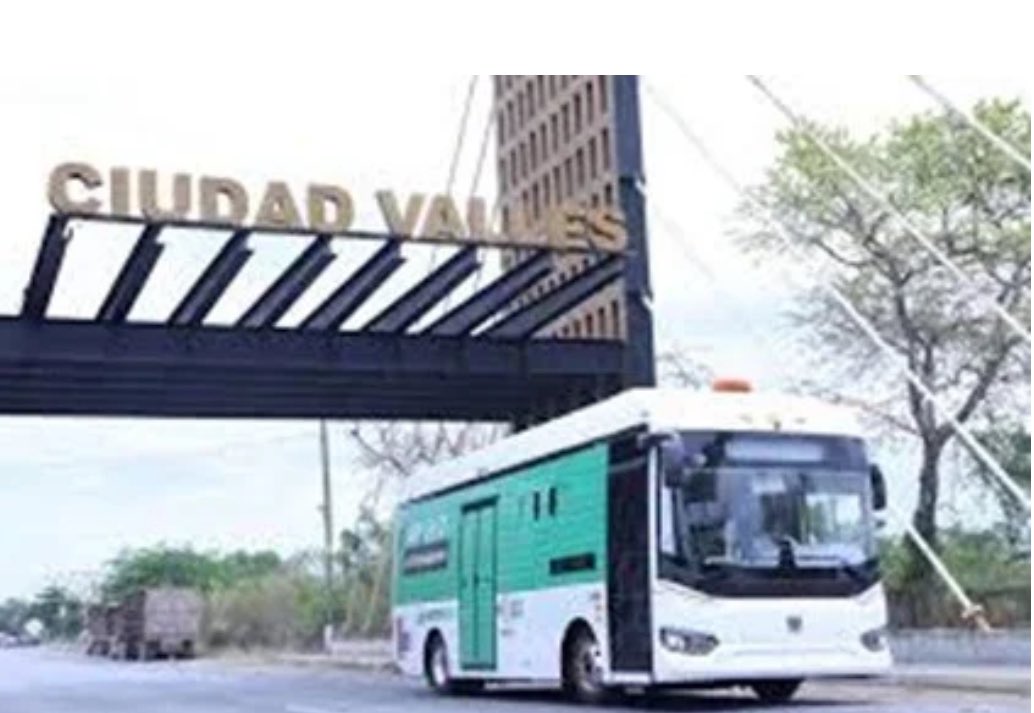 AlvelaisPerez's tweet photo. AEROPUERTO INTERNACIONAL DE #TAMUÍN Y LA #RivieraHuasteca

En #AjedrezPolíticoSLP la columna #ajedrezhuasteco por @curhuas…
@Claudiashein 
@RGC_Mx 
@josefinarodzam 
@TorrucoTurismo
@SECTUR_mx 
@SecTurismoSLP 

https://t.co/OcyDKG7gsU https://t.co/C2mwFiaD54