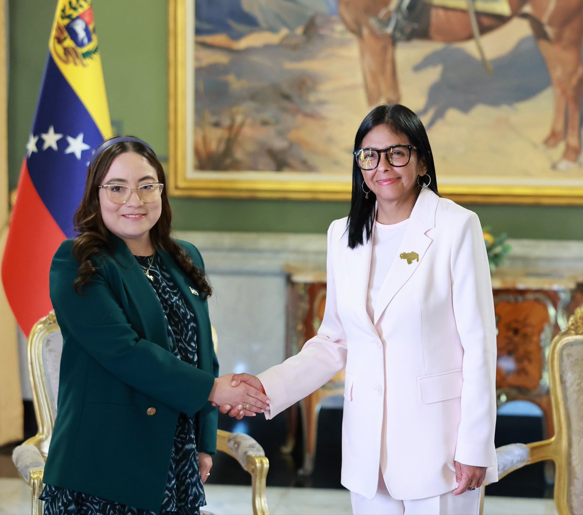 Presidenta (E) Delcy Rodríguez recibió cartas credenciales de los embajadores de Catar, Italia y Nicaragua

La presidenta encargada de la República, Delcy Rodríguez, recibió este martes 3 de febrero las cartas credenciales de los embajadores de Catar, Italia y Nicaragua en