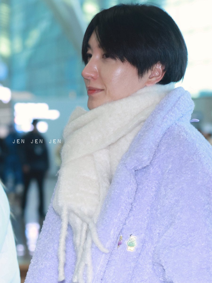 jenjenjen701710's tweet photo. My favourite ube cream puff💜💙

#SuperJunior #슈퍼주니어 #이특 #Leeteuk https://t.co/5cHnMyBkCF