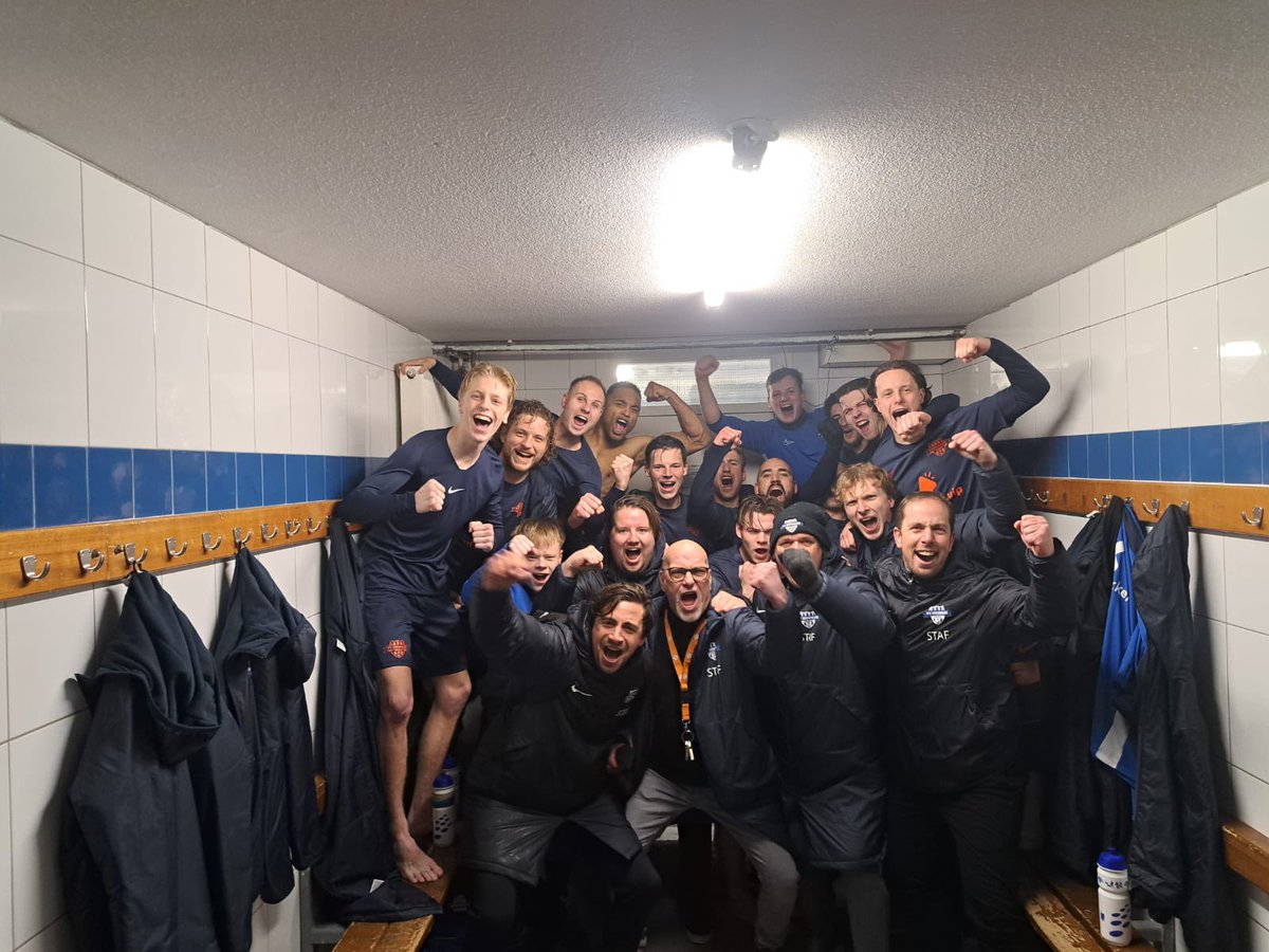 vvZeewolde tweet media