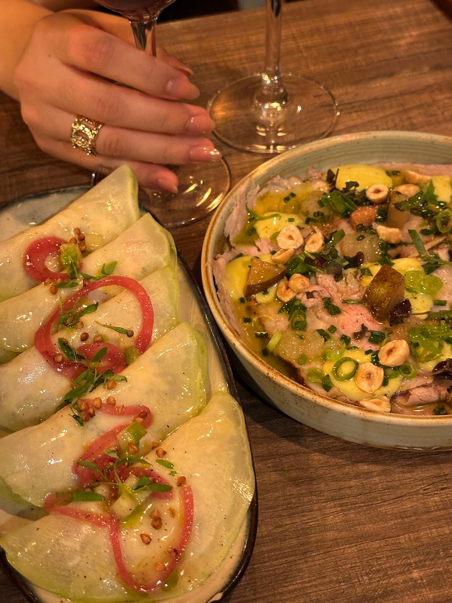 kevinjun2107's tweet photo. When the table looks as good as it tastes. https://t.co/2kh0UNZzew
