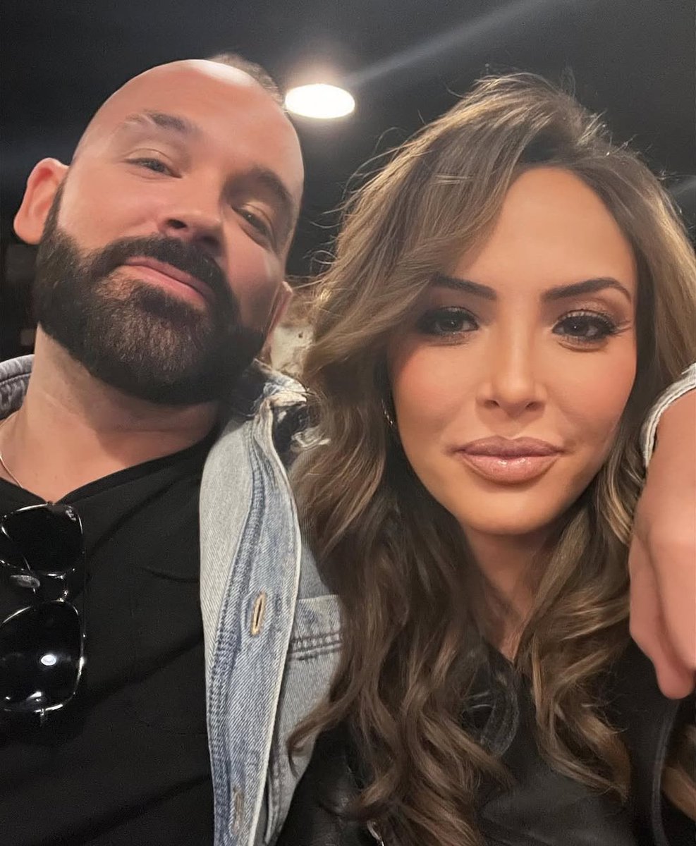 Julie Carter tweet media