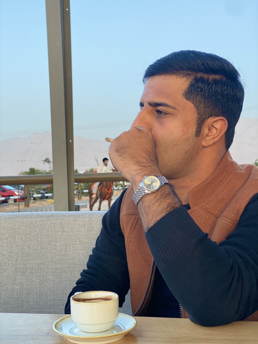 فـي گل وقت مجبور إني احارب 
وأصبر لأن ما في خيار ثاني "