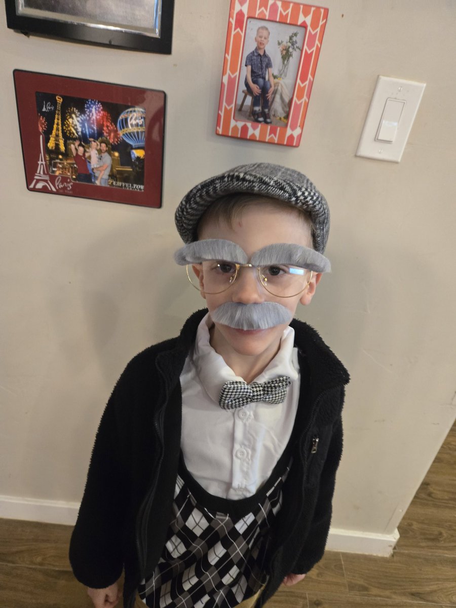 kmccraw_AHS's tweet photo. Happy 100th day of school! My old guy was ready to go to school this morning! https://t.co/UmCllBVaZz