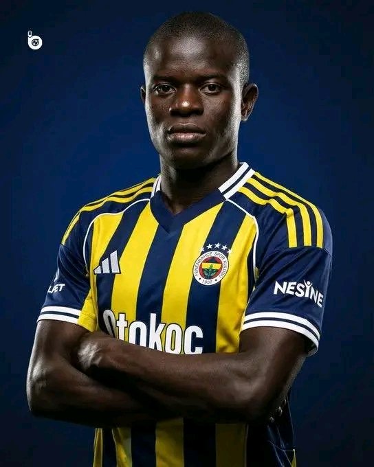 Melwoodmelwood1's tweet photo. Finalement c'est fait Ngolo Kanté est officiellement un joueur du Fenerbahçe. Le club turc a pu finaliser les derniers détails liés à son recrutement. Le Français jouera pour la première fois de sa carrière en Turquie après avoir quitté Al Ittihad.
#Ngolo
#Fenerbahçe https://t.co/GJpnH821i3