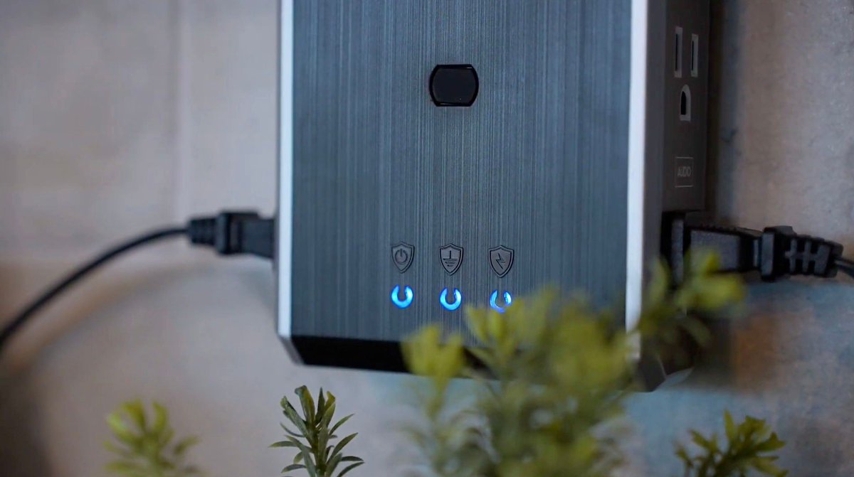 beaustere's tweet photo. Don’t let a power surge take out your setup.
Our VII Series 4-Outlet surge protector is designed for high-performance protection in a low-profile design. 

Shop now at https://t.co/mOSMSTo1dt

#AusterePower #SurgeProtection #HomeSafety #TechProtection #PowerSmart https://t.co/k2be1mJe2c