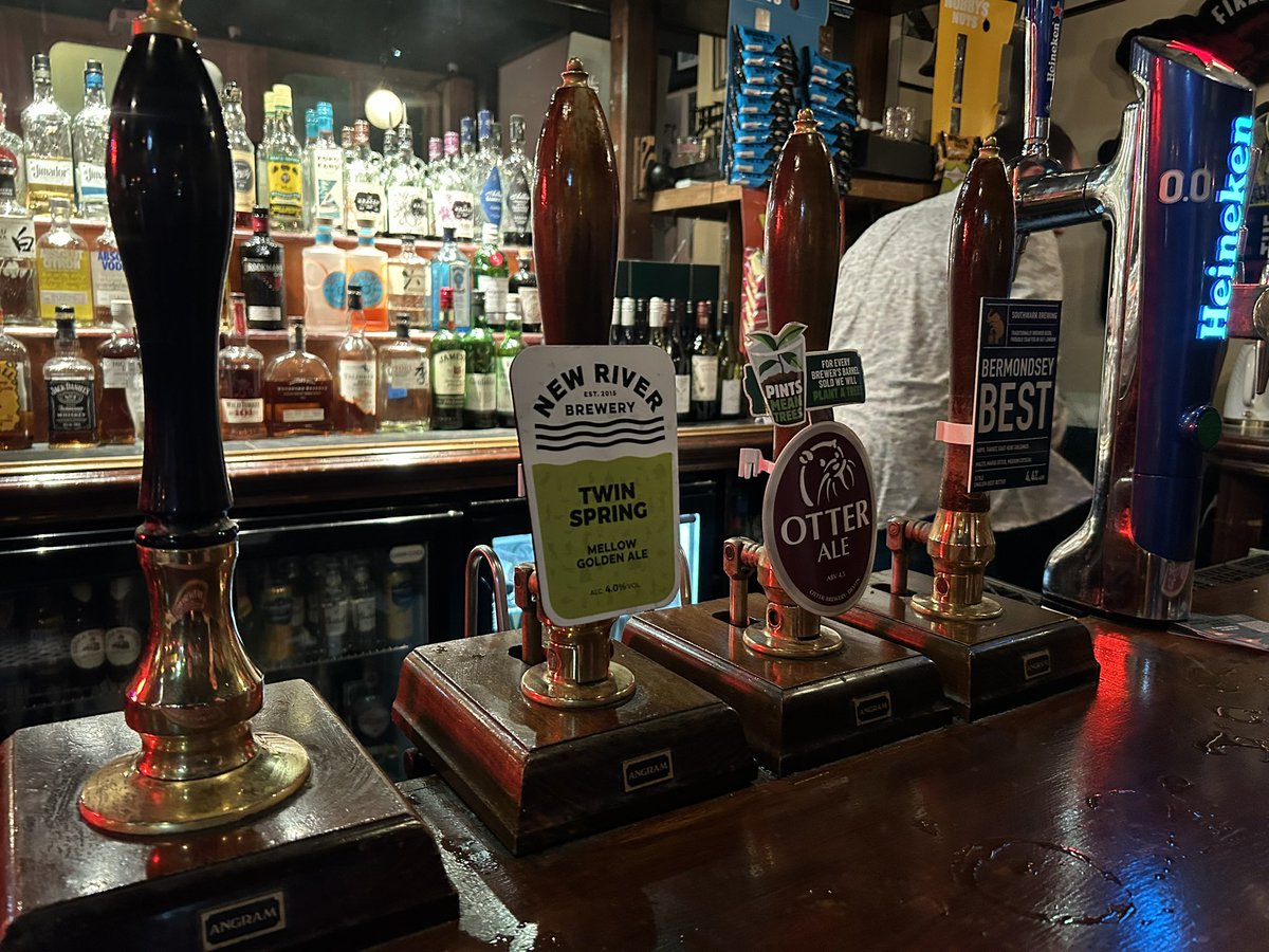 NLondonCAMRA's tweet image. Thanks to The Snooty Fox for hosting our branch meeting tonight. Three cracking real ales on. #canonbury #realale