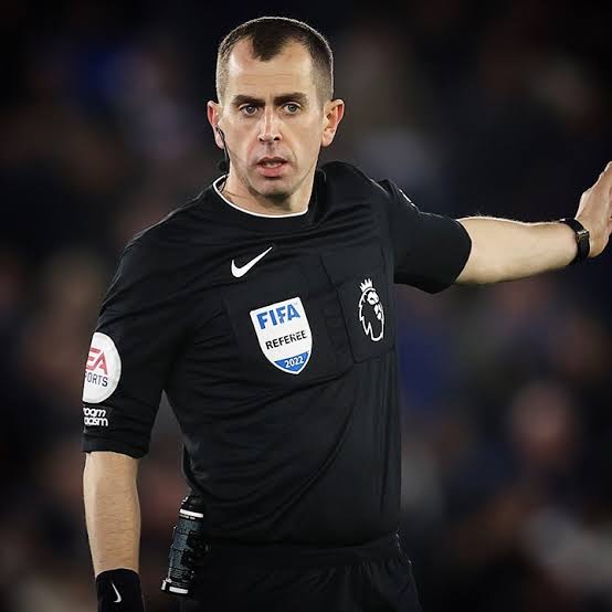 98Millz's tweet image. Arsenal players committed 14 fouls (not counting the overlooked ones) and no single yellow card was shown while he issued 3 to Chelsea with lesser fouls committed.
The Man of the Match👏 #ARSCHE