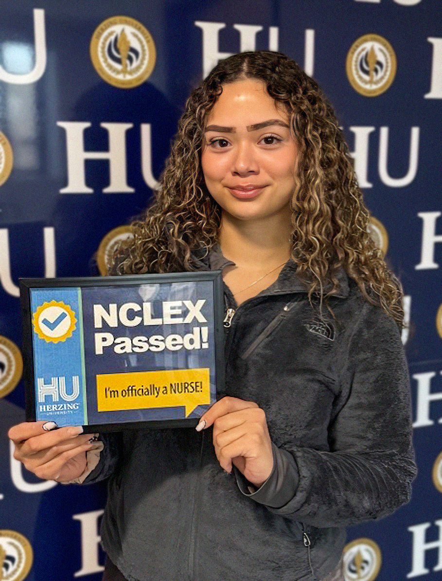 HerzingUniv's tweet image. Three cheers for Bella Guerrero! She's officially passed her NCLEX at our Kenosha campus! 👏👏👏 #HUPossible

#Kenosha #Wisconsin #NCLEX #NewNurse #Nursing #NursingSchool #Congrats