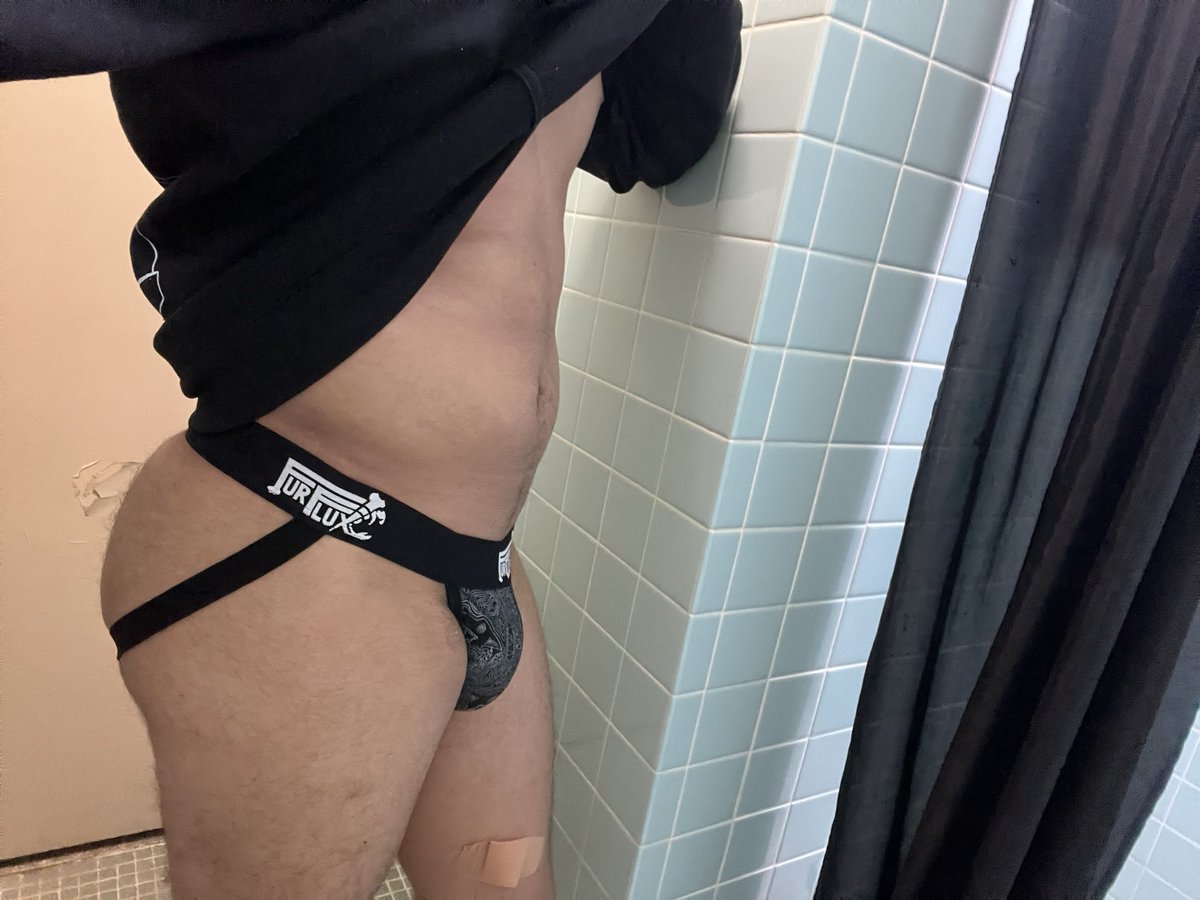 JibbjabbAD's tweet photo. SORRY FOR NOT POSTING IVE BEEN BUSY WITH WORK SO HAVE THIS OLD PIC OF ME IN A JOCKSTRAP https://t.co/D4dtbxIOYM