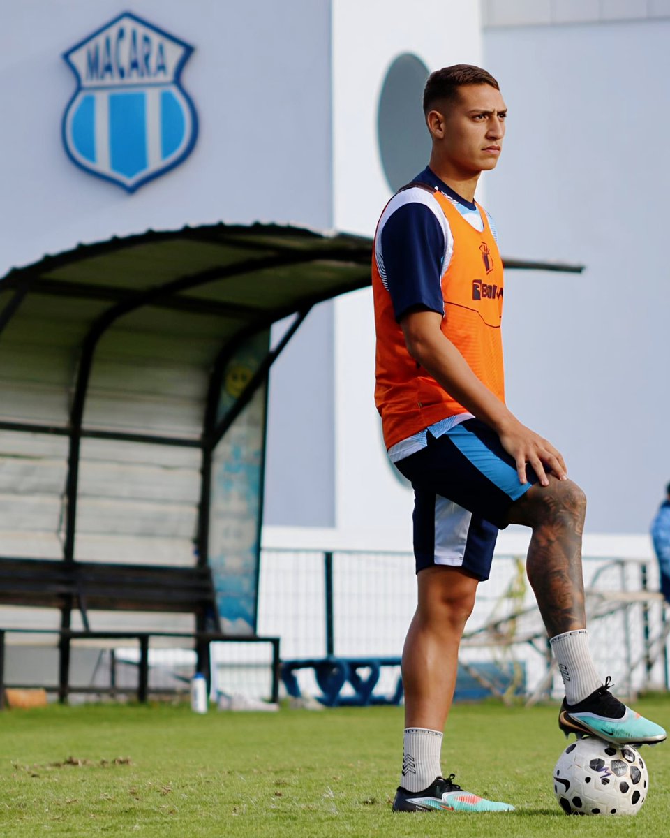 Macara_Oficial's tweet photo. Bienvenidos a casa 💙🙌🏼
Matias 😃
Luca 🤨

#DeRegresoALaGranConquista
#VamosLosCelestes
#ÍdoloAmbateño https://t.co/Y50UifAOQz