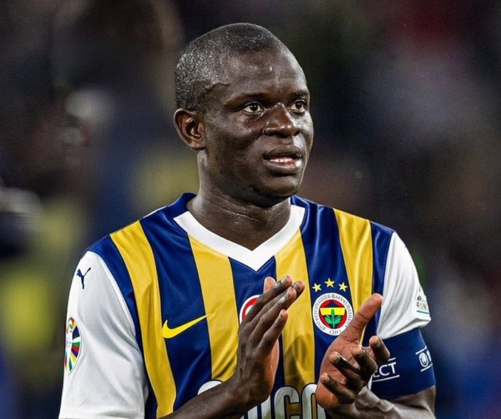 N'Golo Kante'nin gelmesinin şerefine beni takip edip tag'a katılan 2 kişiye N'Golo Kante forması hediye ediyorum. 

Hedef 1 milyon #KantePressure