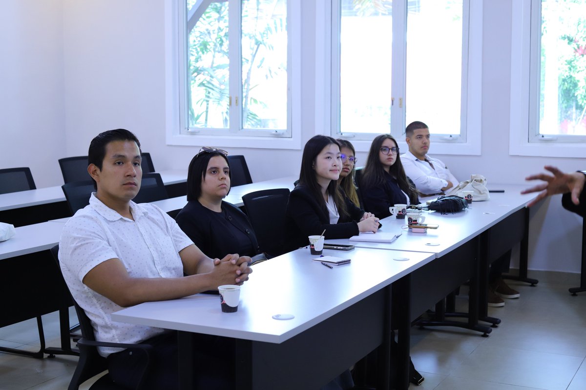 U del Istmo tweet media