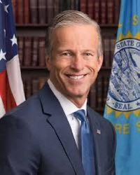 WellsJorda89710's tweet image. 🚨 BREAKING: RINO ALERT 🚨
Senate Majority Leader John Thune just backed away from forcing a REAL vote on voter ID laws and the SAVE Act.  

He KNOWS his squishy RINO buddies would tank it and end their cushy careers. Instead of nuking the filibuster like we need, he's playing…