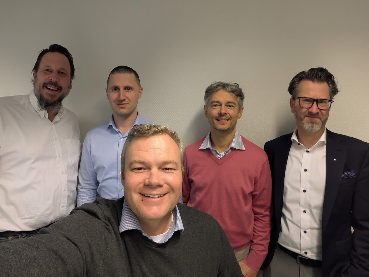 lp_schweiz's tweet image. Der neue Vorstand der Libertären Partei Schweiz (v.l.n.r.): Dominik Loew, Andreas Puccio, Martin Hartmann, Anatol Lüthi, Christian Eibel.

Wir lieben Freiheit! #Freiheit #LP #Libertarian