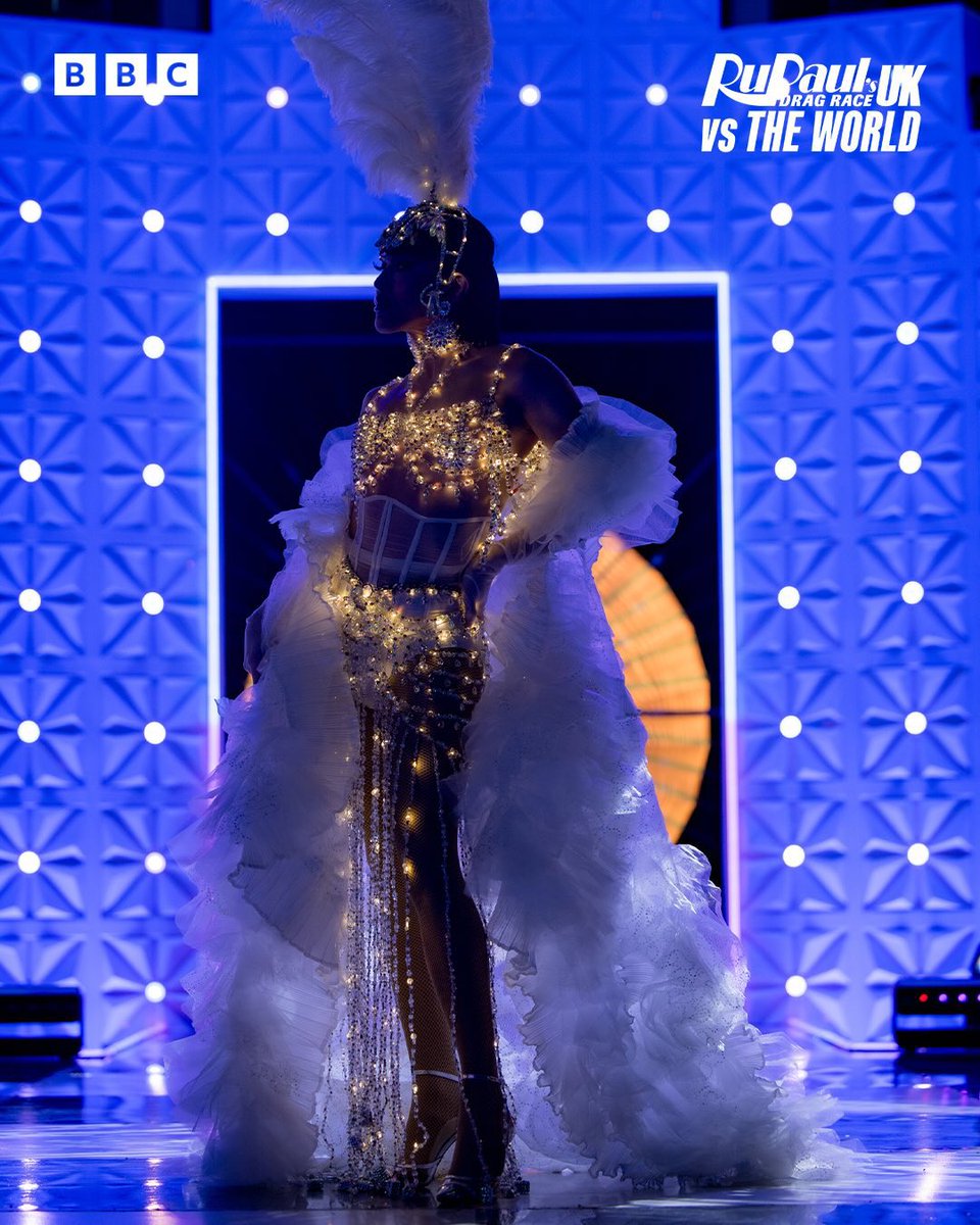 mintyfreshhub's tweet photo. Minty Fresh’s LED there be Light Glow Up 💡

#DragRaceUK #DRUK #UKvsTW #TeamMintyFresh #TheFutureIsFresh #MintyFreshVSTheWorld @minortiz https://t.co/zJ8ROU5zDe