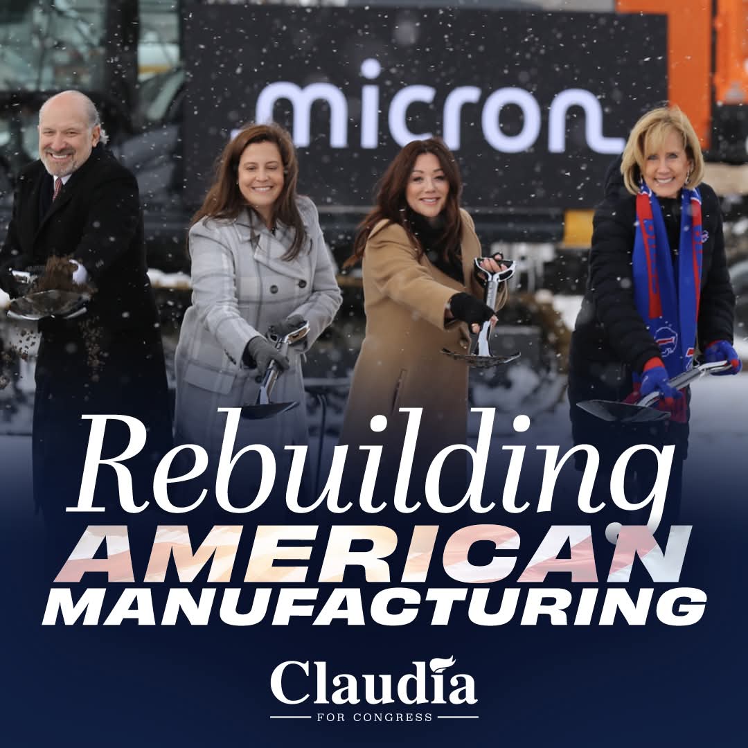 Slatetothepoint's tweet photo. Thank you for supporting manufacturing, jobs for Upstate New Yorkers and the Buffalo Bills. 

Great scarf! Go Bills!
@claudiatenney @RepTenney https://t.co/yr7B8J6U9p