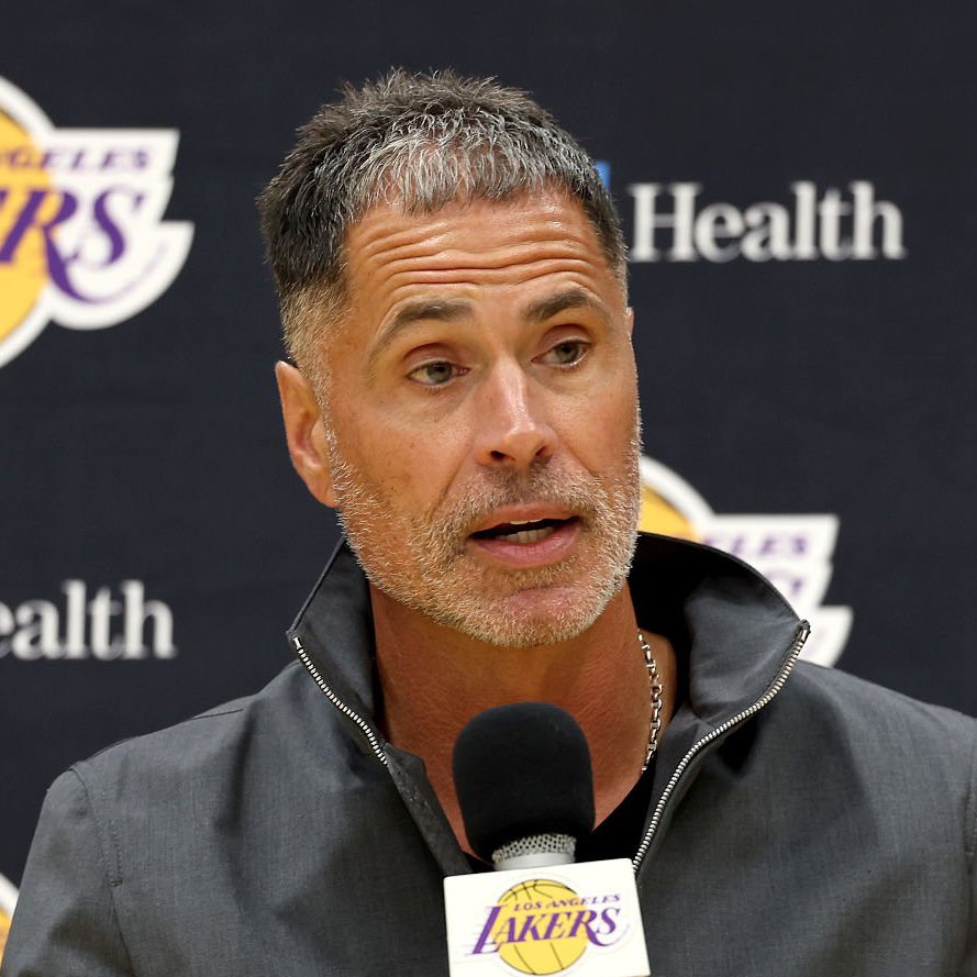 LakeShowYo tweet media