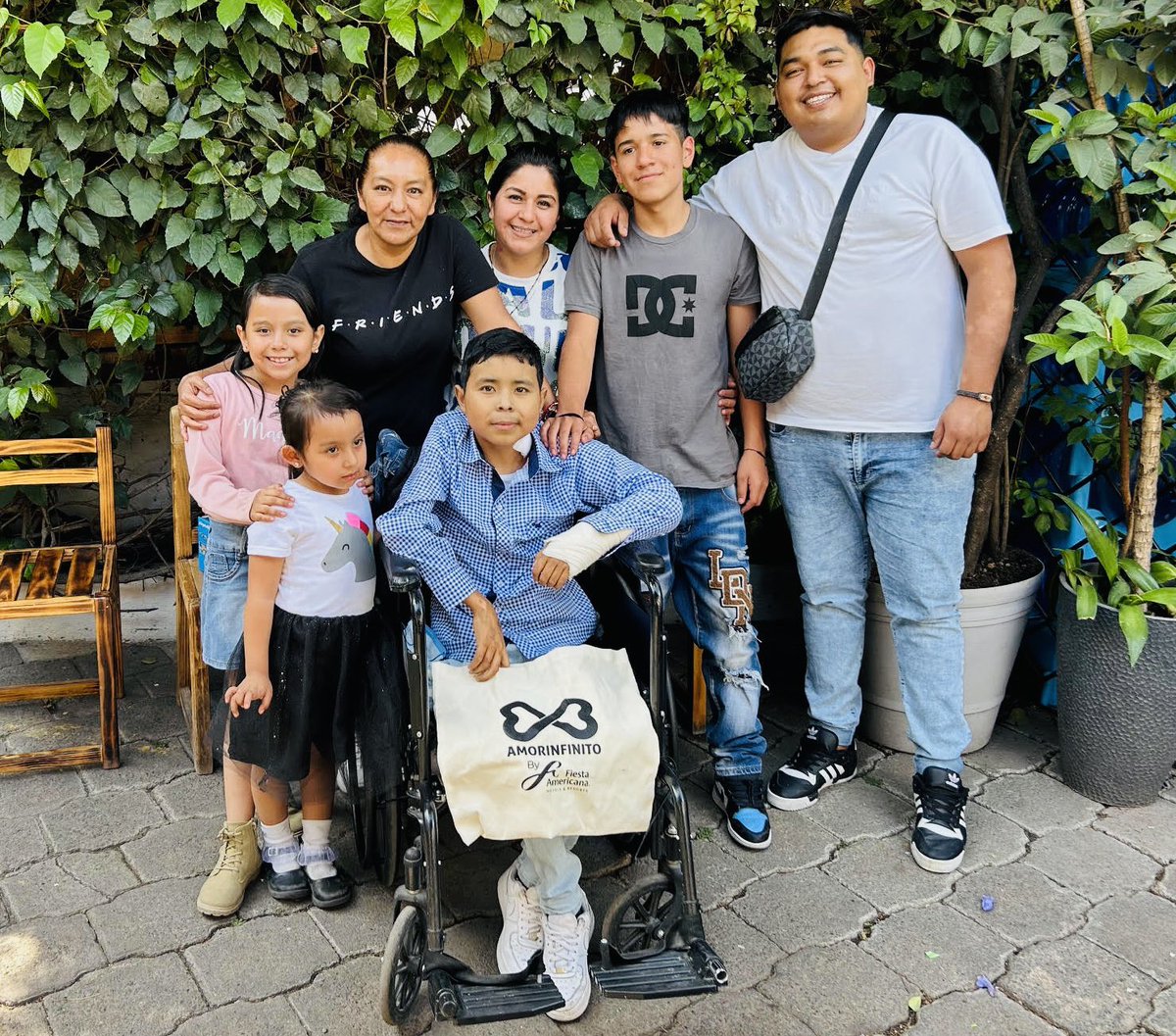 Nuestro Diego pudo cumplir un sueño muy especial... “Volver a ver a su hermano” 
Hoy honramos una hermosa vida. 

Nuestro profundo agradecimiento por haber tenido la oportunidad de conocerle. 
EPD Dieguito. 

#Amorinfinito #PorLosNiñosYSusSueños