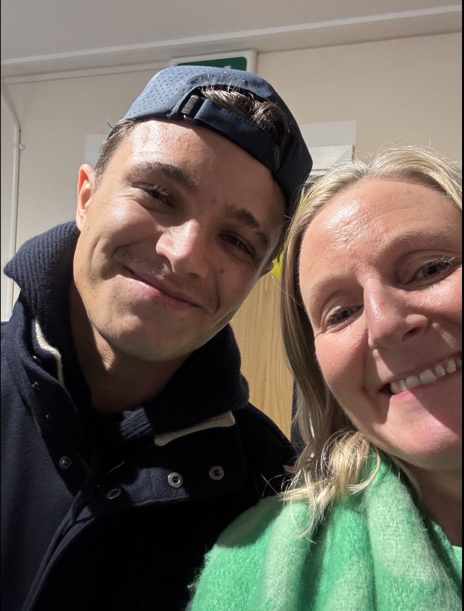 ln4norris's tweet image. the words of a volunteer at lando’s first primary school after his visit today:

“he spoke with humility, spent lots of time with the children, waved the black and white flag at the finish line of the scooter race, and inspired 180 kids just by being kind, present, and grounded.…