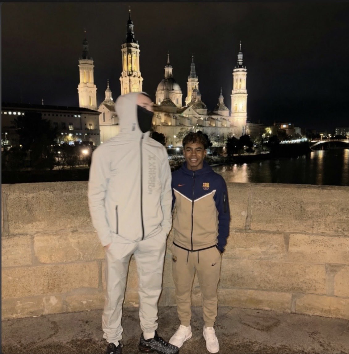 Andrestupu tweet media