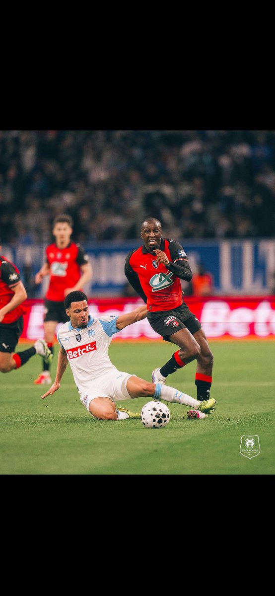 Do__RZH's tweet photo. Sur ceux bonne nuit à tous sauf à merlin et a ceux qui trouve des truc à redire sur le rouge allant jusqu’à parler de penalty qui n’aurais jamais dû avoir lieu puisqu’avec un rouge … enfin bref, merci aux marseillais honnêtes et les autres « c’est de la corruption … » Longoria https://t.co/wqi2I70q4q