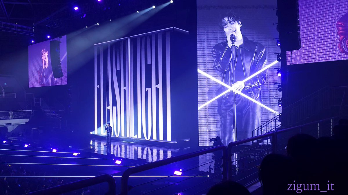 진짜..e구역..것도 12번이라 옆자리 화정후기가 전광판보기 힘들었다고 목아팠다고..해서 각오하고 갔었는데..
전광판보고 진짜 감동🥹
토크할땐 정면 전광판도 튀어나와있어서 정면도 정말 잘보고왔음🥰
이준호 짱👍🏻진짜 울슈스 이준호최고다👏🏻👏🏻👏🏻