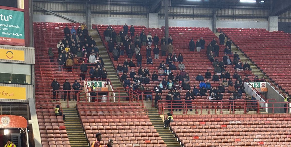 ntfc's tweet photo. 👏#ShoeArmy 👞 https://t.co/Ipe6X5QTql