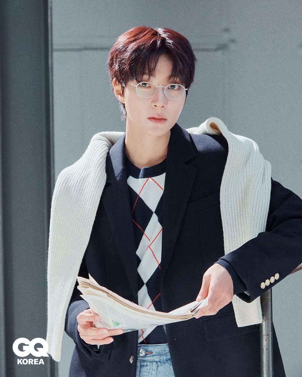 Model Inyoup on the loose.