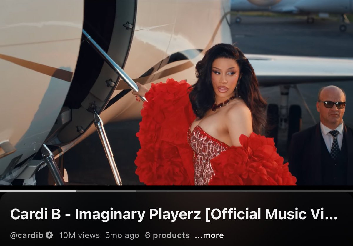 𝐂𝐋𝐀𝐒𝐒𝐈𝐂 𝐁 🖤 tweet media