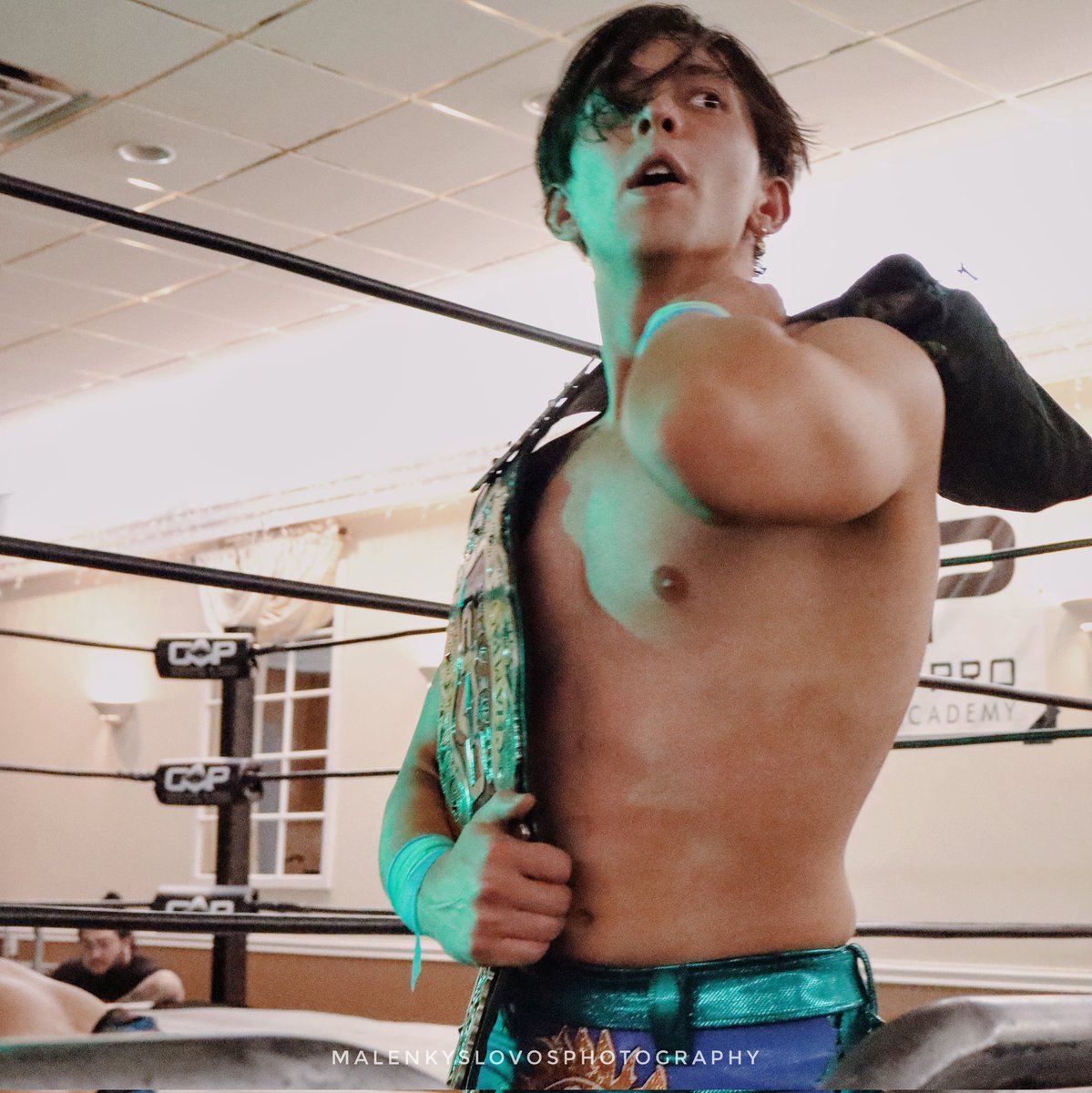 Malenky_Slovos's tweet photo. "I dont need to run now, this shit is easy!" - @NoSteakAllSizzl #indiewrestling #wrestling #createapro https://t.co/zviMCC4gnn