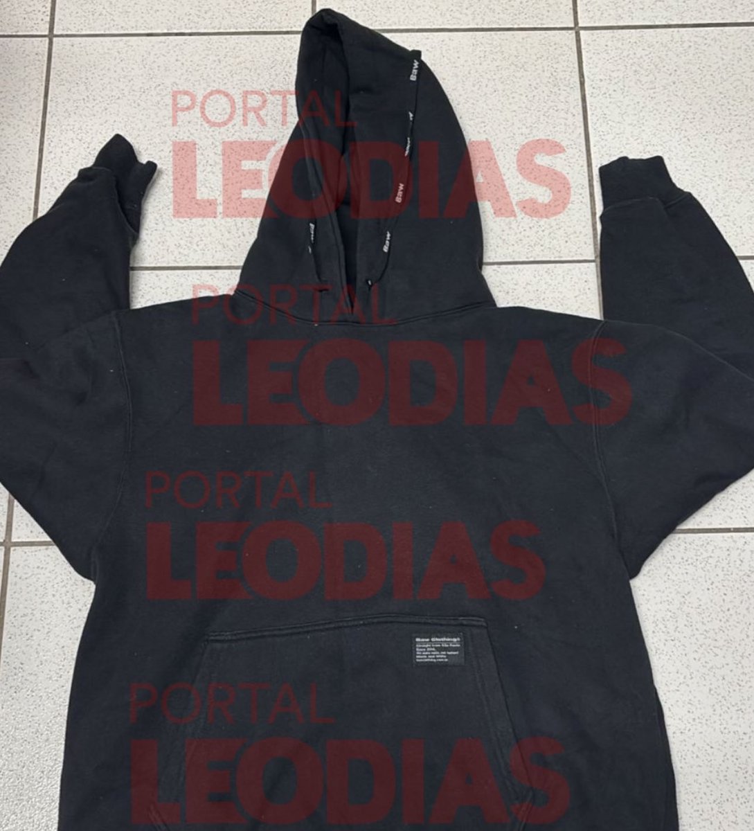 kaarolzx's tweet image. 🚨 CULPADO POR MATAR ORELHA
De acordo com o Léo Dias, foi confirmado que MATHEUS FERREIRA matou o cão Orelha (os outros são “cúmplices”, não impediram mas também não atacaram, de acordo com a polícia ok?)