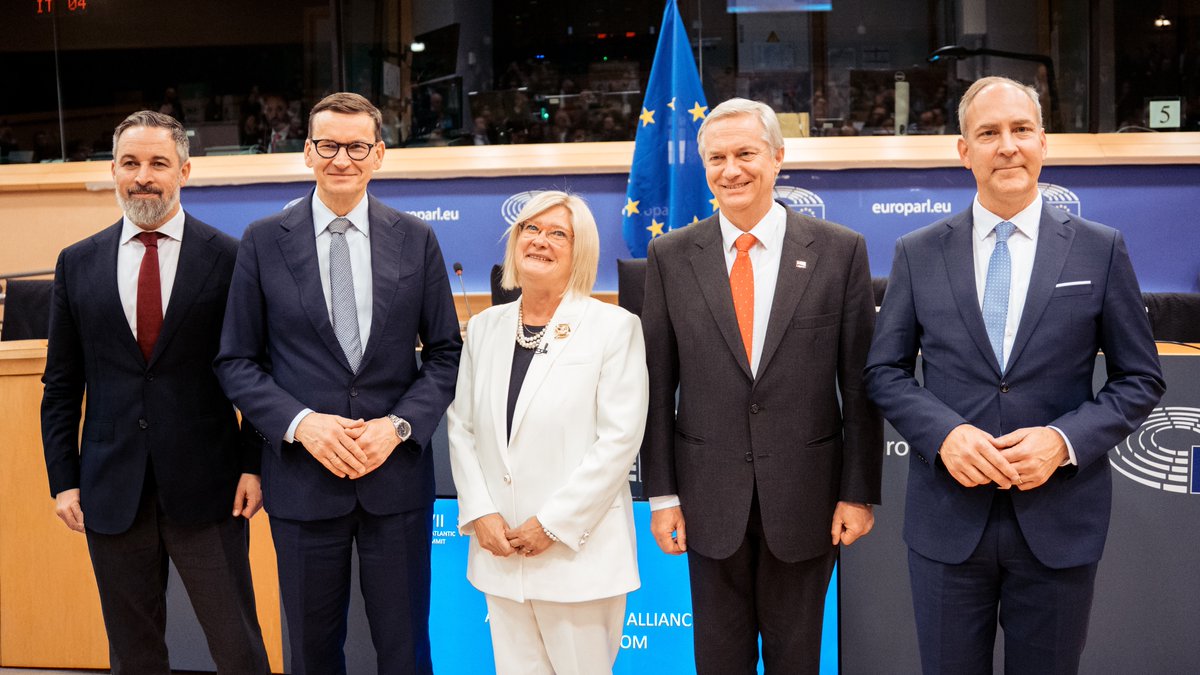 Allies in the defense of freedom and common sense || Aliados en la defensa de la libertad y el sentido común - <a href="/joseantoniokast/">José Antonio Kast Rist 🖐️🇨🇱</a> <a href="/MorawieckiM/">Mateusz Morawiecki</a> <a href="/Santi_ABASCAL/">Santiago Abascal 🇪🇸</a> <a href="/_KingaGal/">Kinga Gál</a> <a href="/StjepoBartulica/">Stephen Nikola Bartulica</a> #VIITSFreeSpeech