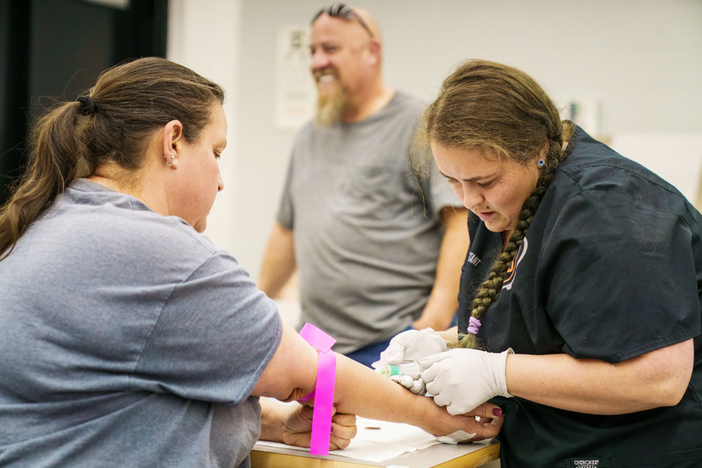 UBTechTitans's tweet image. It's always a privilege to see our students in action utilizing the hands-on skills they learned right here at The Uintah Basin's College ⚙️⬆️

#Utah #TheBasin #GearsUp #GoTitans