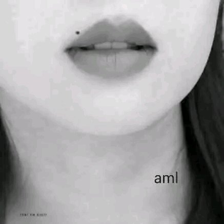 ﺷﺮﻗﻴﺔ ﺍﻟﺤﺐ ﺃﻧﺎ ﺣﺘﻰ ﺍﻟﻨﺨﺎﻉ ْ~
ﻟﻜﻦ ﺍﻟﺪﻧﻴﺎ ﺗﻠﻮﻣﻨﻲ ﺃﻥ ﺃﺣﺒﺒﺖ
ﻓﻼ ﻗﺎﺿﻲ ﻳﻨﺼﻒ ﺣﻘﻰ ﻭﻻ ﺭﺟﻞ ﻳﺴﺘﺤﻖ
قلبي !