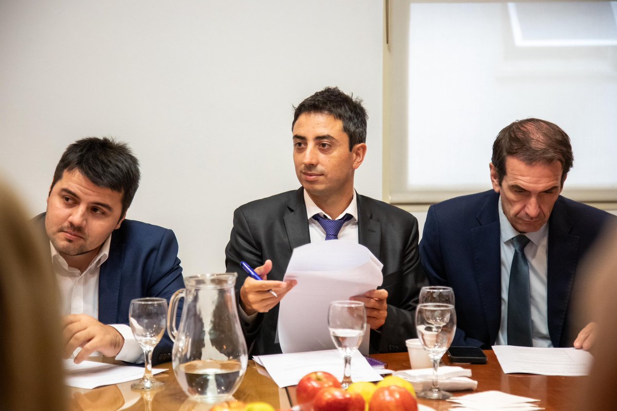 La Argentina enfrenta una definición histórica que exige responsabilidad y decisión legislativa.

La modernización laboral es un punto de inflexión FUNDAMENTAL para la Argentina.

En la reunión de bloque junto a Patricia Bullrich y los senadores de LLA, avanzamos con un objetivo