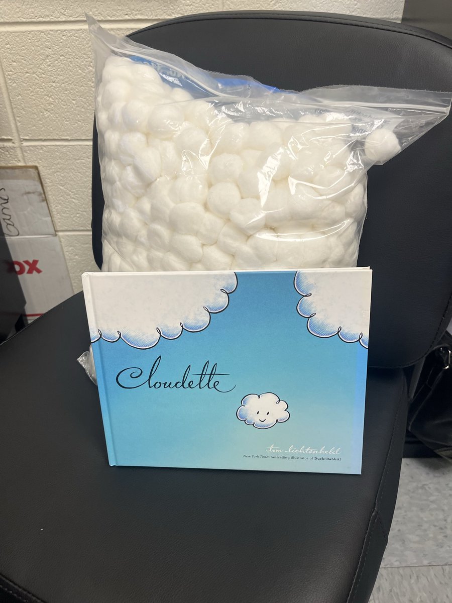 honoredtoteach's tweet photo. Exposing Kindergartners to rich, complex language and science concepts before giving them each their own “Cloudette” to remind them that no matter how small, they can do big things. #readaloud #equity #knowledgebuilding https://t.co/mq86HZFXRC
