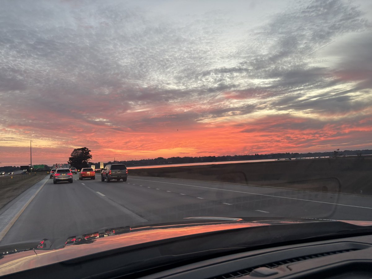 Haven’t felt reciprocated love from a woman in 7 years. Here is a pretty sunset from this evening.