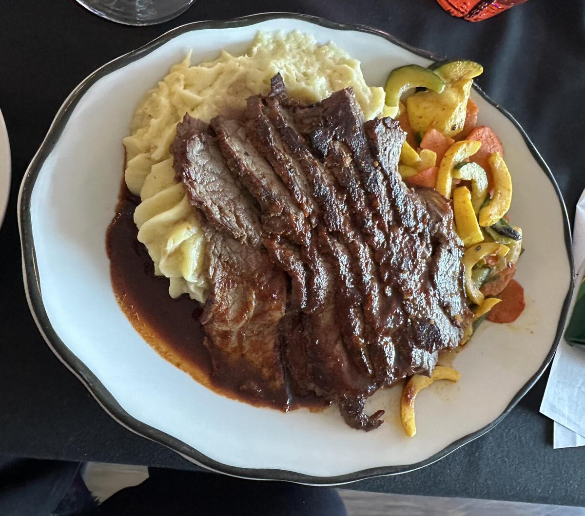 homevsfastfood's tweet image. [I ate] London broil, with mashed potatoes, and vegetables.
👉 homecookingvsfastfood.com
#LondonBroil #MashedPotatoes #Vegetables #Dinner #Foodie #homecooking #food #recipes #foodpic #foodie #foodlover #cooking #hungry #goodfood #homecookingvsfastfood