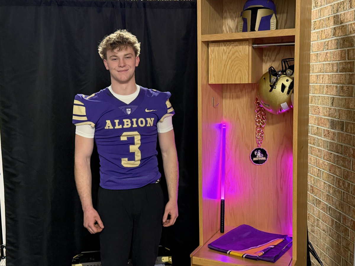 Thank you coach rundle for the amazing visits and tour of Albion college 
<a href="/Rundle_Albion/">Travis Rundle</a> <a href="/AlbionFootball/">Albion Football</a>