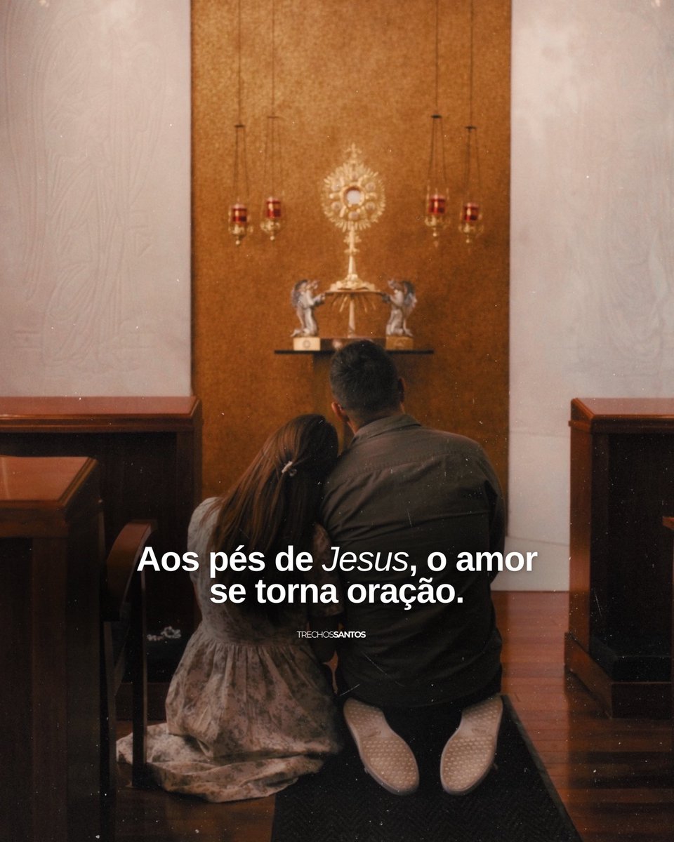 trechossantos_'s tweet photo. Ali, na presença real de Cristo, o amor é purificado, fortalecido e elevado a Deus, tornando-se súplica, gratidão e fidelidade. 

É no silêncio da adoração que dois corações aprendem a amar segundo o coração de Jesus. 🙌🏻 https://t.co/1FTFsaNiz8