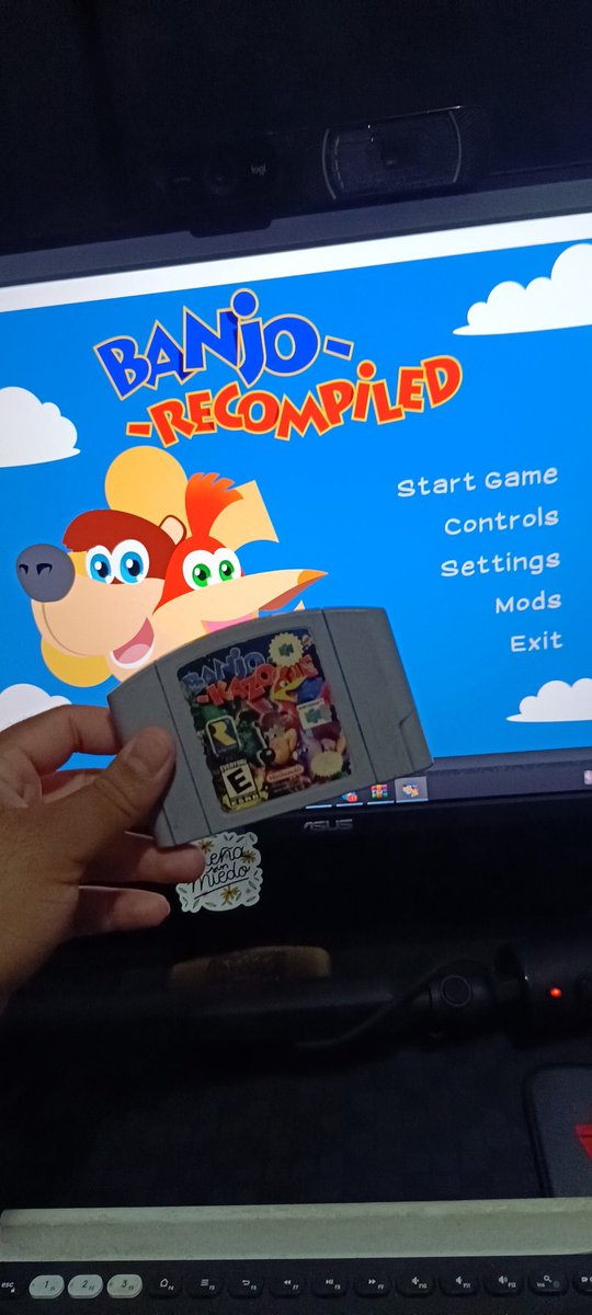 Jugando banjo recompiled de manera legal porque yo sí tengo mi cartucho original 🫣

Que viva Banjo Kazooie compas.