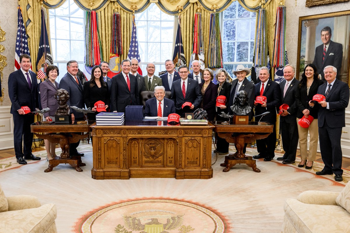 RepBuddyCarter's tweet image. AMERICA IS BACK!