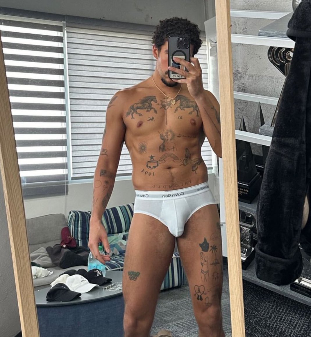 themalecelebs's tweet image. bad bunny