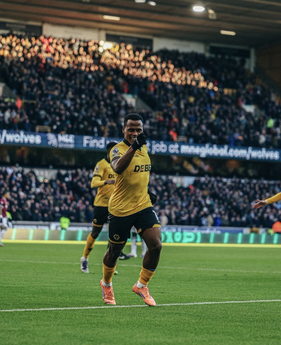futebol_info's tweet photo. ⚠️ URGENTE!

Palmeiras envia proposta de 25 milhões de euros (R$ 155 milhões) ao Wolverhampton por Jhon Arias.

O clube inglês se mostrou disposto a fazer o negócio, e agora o Verdão aguarda a resposta do meia-atacante colombiano.

🗞️ @geglobo | @b_ferri
📸 Wolverhampton https://t.co/NxtksWaSaE
