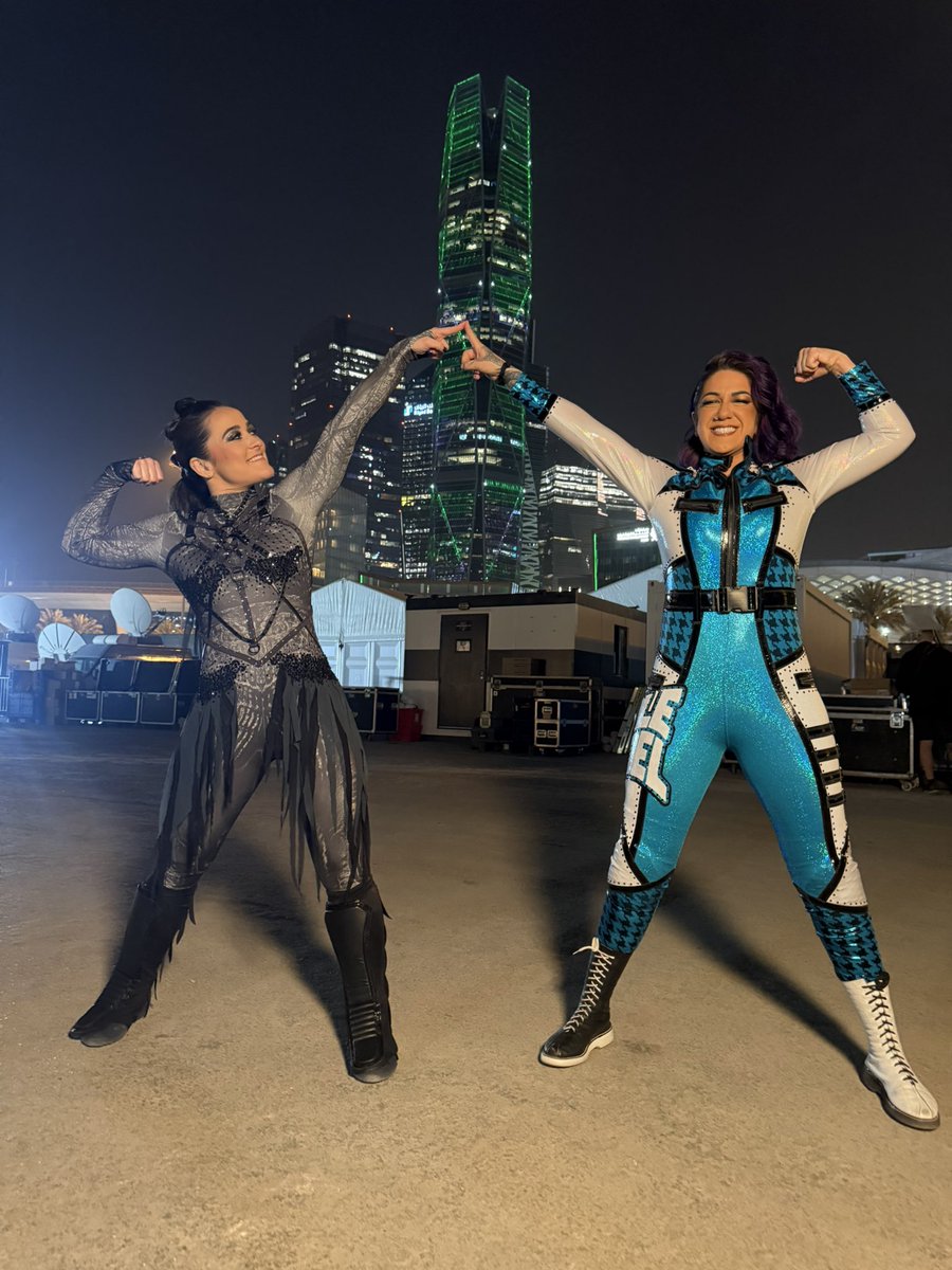 itsBayleyWWE's tweet photo. https://t.co/oNSkUZe9HJ